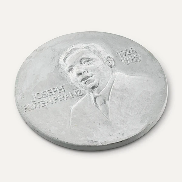 Vom Gipsmodell zur Medaille